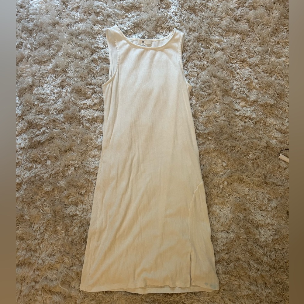 White bodycon dress